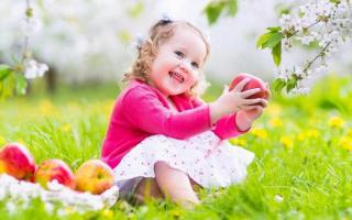 Как запекать яблоки для ребенка: рецепты десертов в духовке